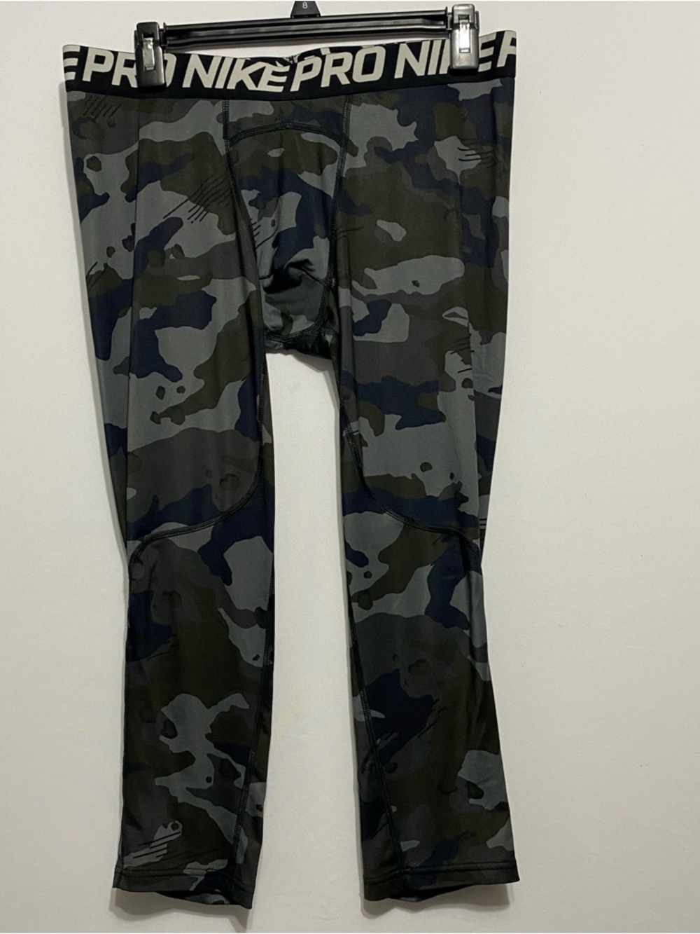 Nike Pro Camo Men's Training Compression Leggings Size XL, 3/4 Length, EUC